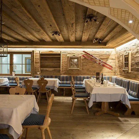 Alpenhotel Plaza 4*